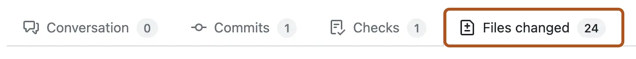 Egy pull request lapfülei; a „Files changed” fül sötétnarancssárga kerettel kiemelve.